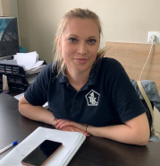 Попробуйте найти девушку на складе